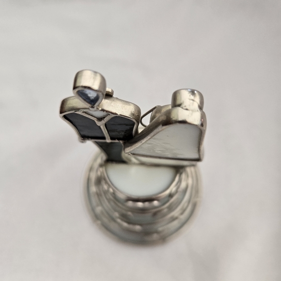 Vintage Stained Glass Bride and Groom 6 inch cake topper - Picture 6 of 8